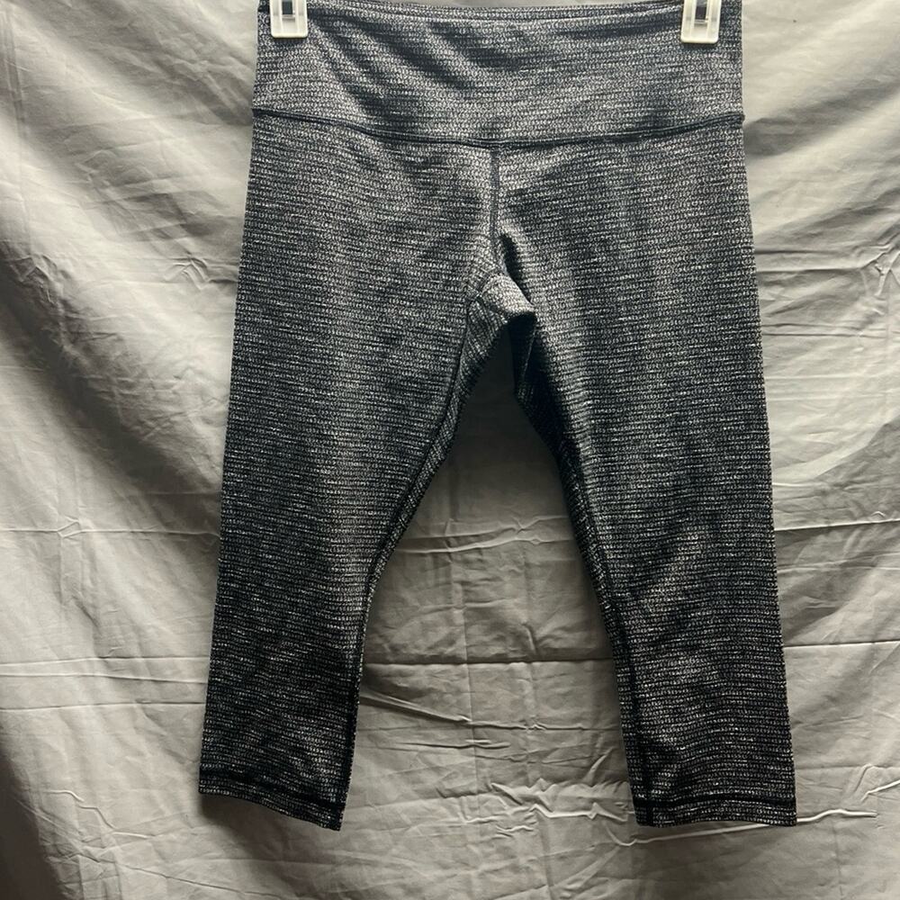 Lululemon crop leggings size 10
